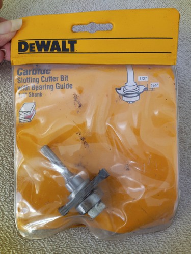 Dewalt Carbide Router Bit 1/4" Slotting Cutter 2 Wings 1/4" Shank*