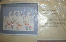 THE CREATIVE CIRCLE PRINTED CANDLEWICKING QUILTED EMBROIDERY DUCKS 0845 KIT