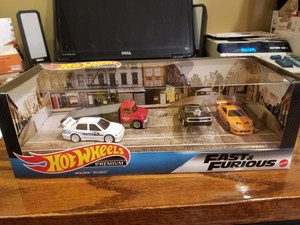 hot wheels garage diorama
