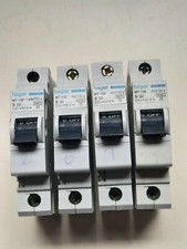 4 X HAGER CIRCUIT BREAKER MCB MT 132 B32  230/400 V