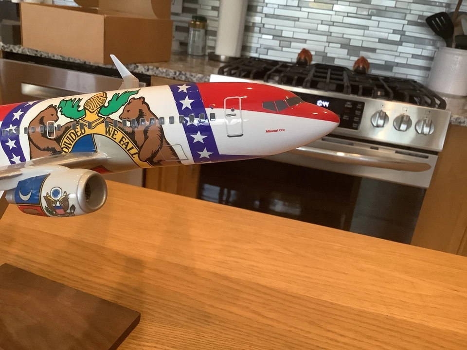 Southwest Airlines Atlantic Models 1:00 Missouri One Boeing 737-700 - Imagem 3 de 4