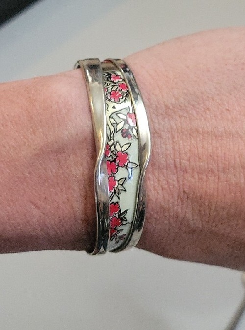 Cuff Bracelet Unique Design Flowers - image 5