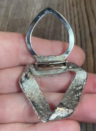 LIEBA USA Sciarpa Clip Vintage Tono Argento Nastro Tessuto Triangolo Texturizzato 1 5/8”* - Foto 3 di 4