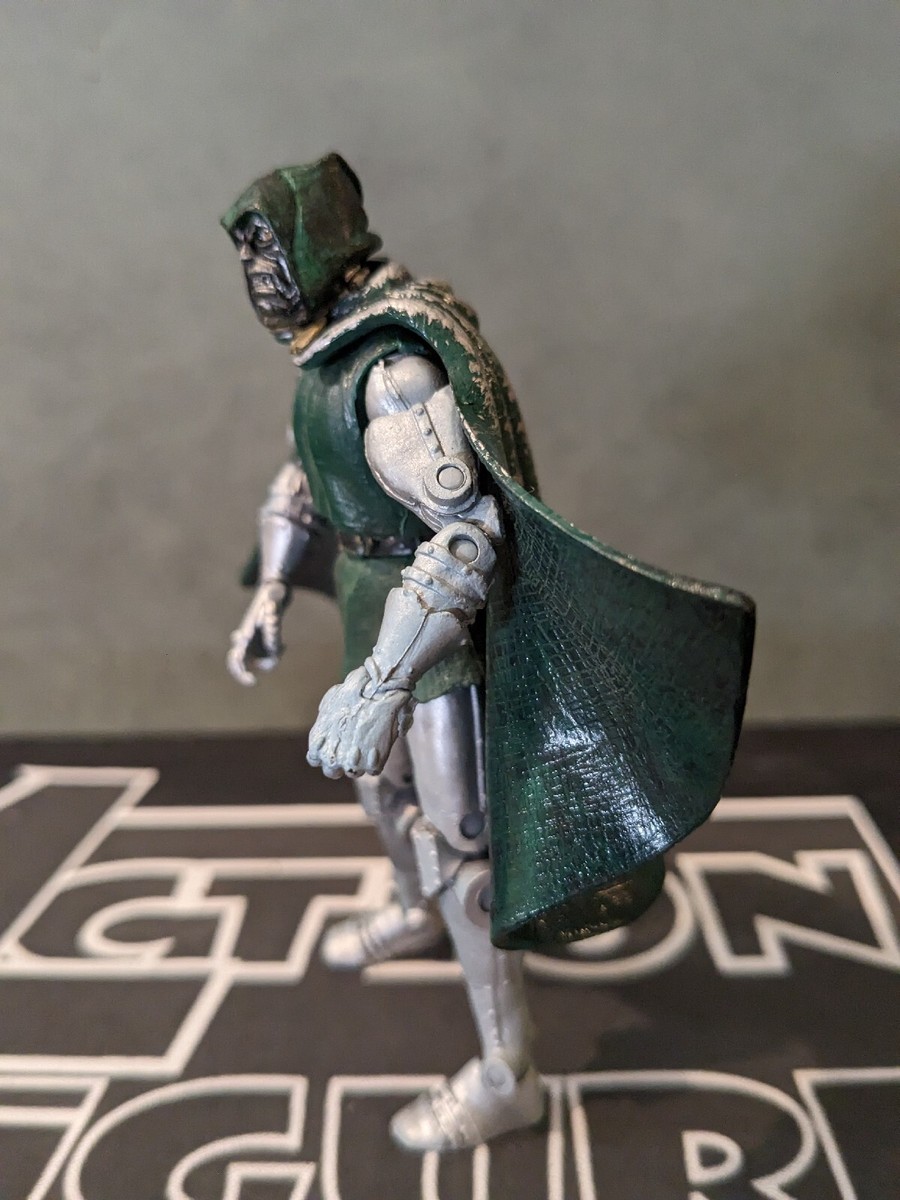 マーベルユニバース3.75インチ DR. DOOM フィギュア (シリーズ3) Dr