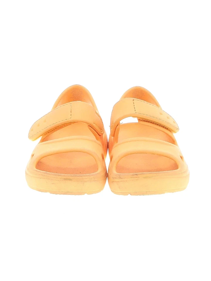 Sandalias naranjas Baby Gap para niñas 5 Foto 2 de 2
