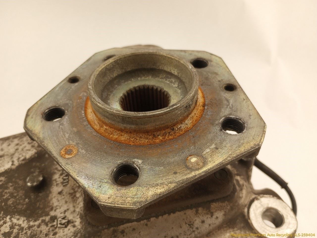 Maserati Quattroporte M139 Driver Left Front Spindle Knuckle Hub Fits 2003-2008
