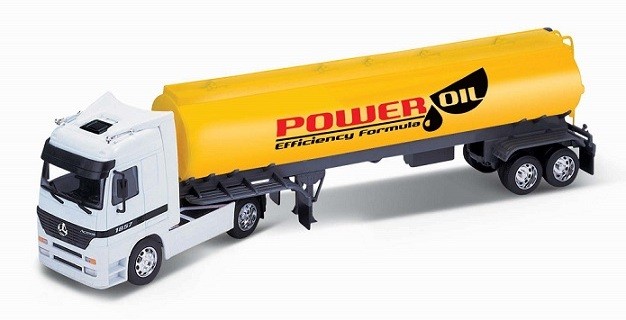 Camion Mercedes Benz Actros 1/32ème pour créer votre diorama de transport