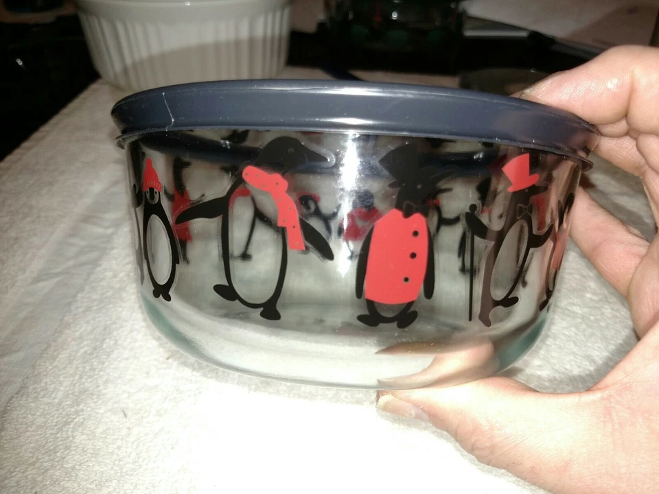Pyrex Holiday 4-Cup Bowl with Penguins Winter Christmas Edition Bowl 6" x 2.75" - Image 2 of 4