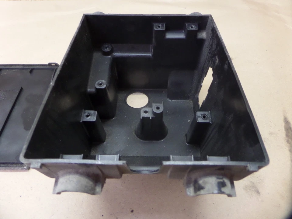 1988 BMW K75 T FUSE BOX W/ LID COVER — 第 2/4 张图片