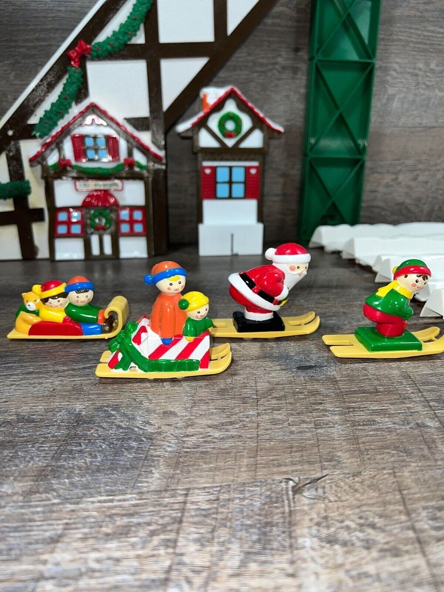 【プップさま】christmas doll ୨୧ 森でスキーをする 男の子 Skiing Santa Ornament – Michael Aram