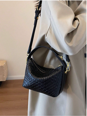 Black Weave Solid Color Pu Leather Basic Style Fashionable  display picture 1