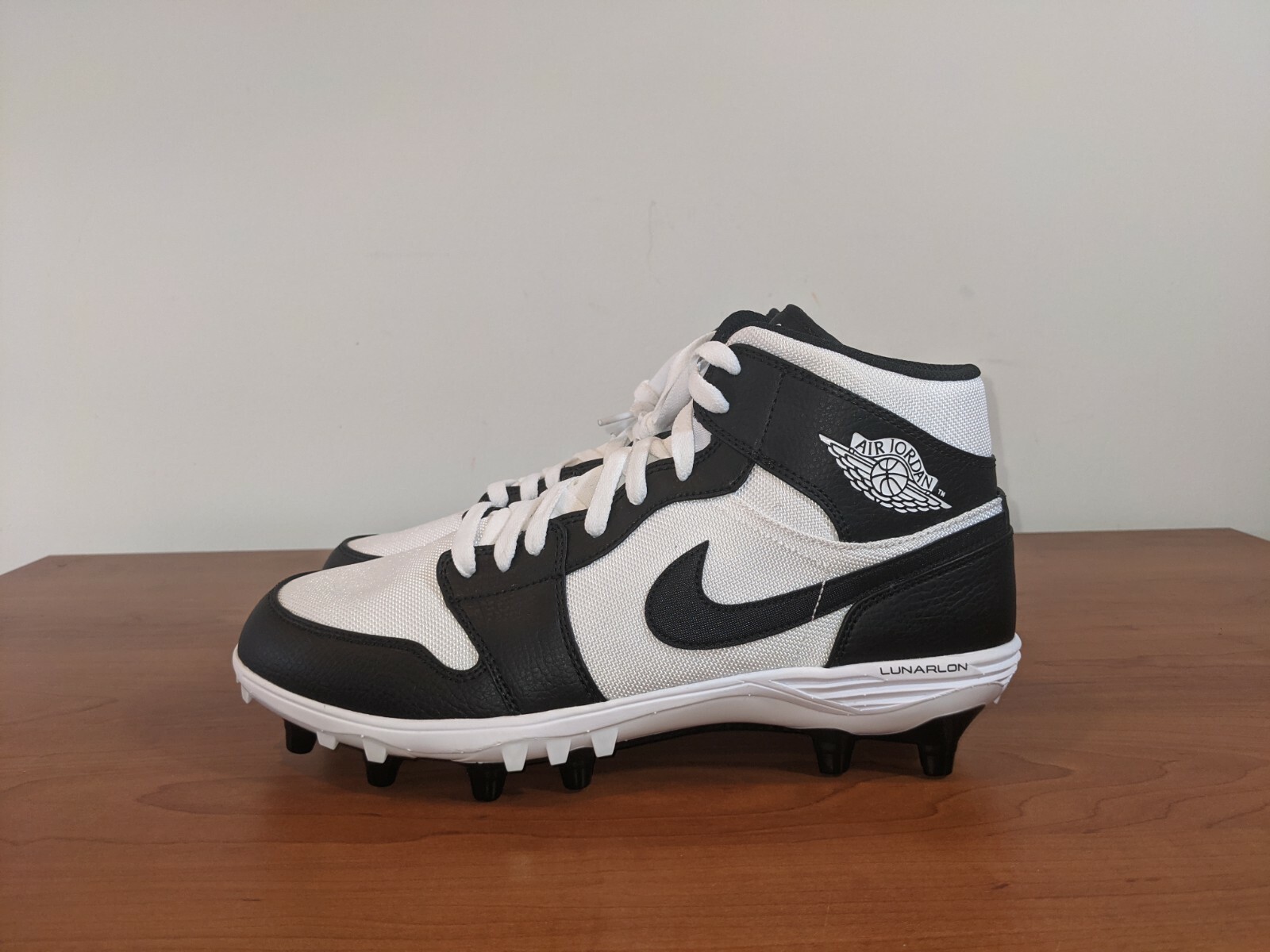 air jordan retro 1 football cleats