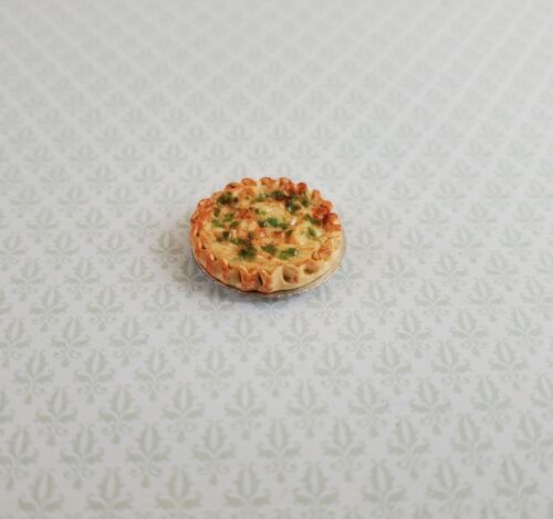 Dollhouse Quiche in Pie Tin 1:12 Scale Miniature Kitchen Food - Picture 1 of 4