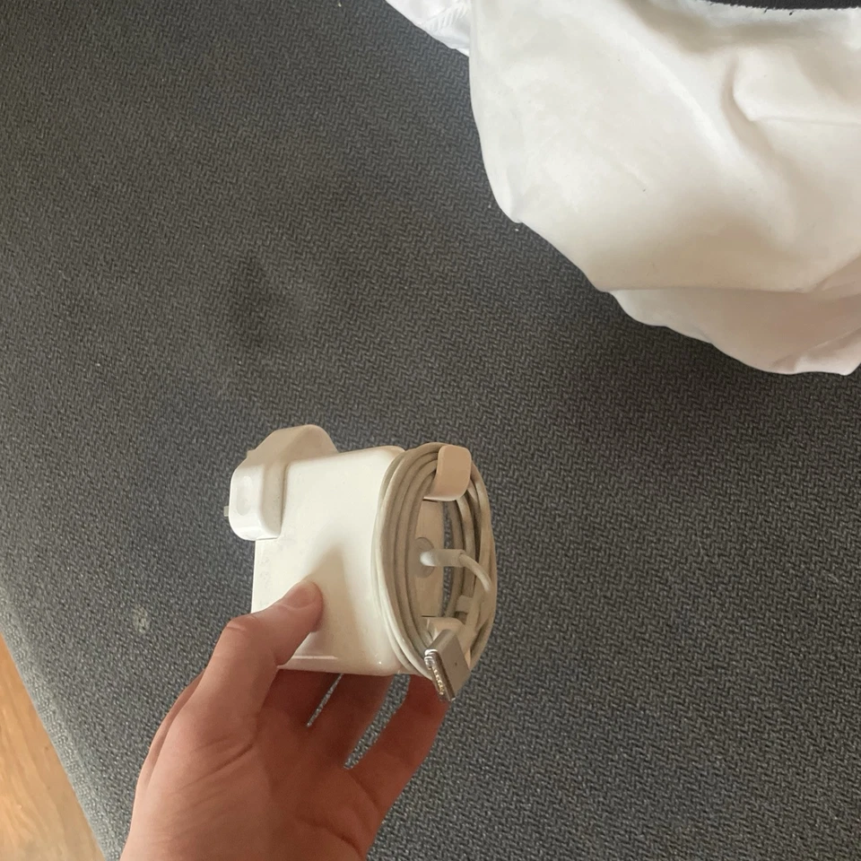 Apple MacBook Pro Retina 13-inch Mid 2014 - Image 4 of 4