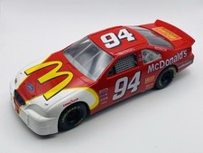 1995 NASCAR RACING CHAMPIONS 1:24 DIE CAST CAR 94 BILL ELLIOTT McDONALDS
