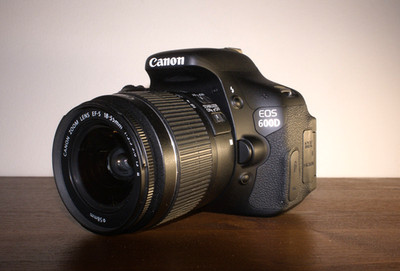 Canon EOS 600D / EOS Rebel T3i 18.0MP Digitalkamera - Schwarz (Kit mit EF-S...