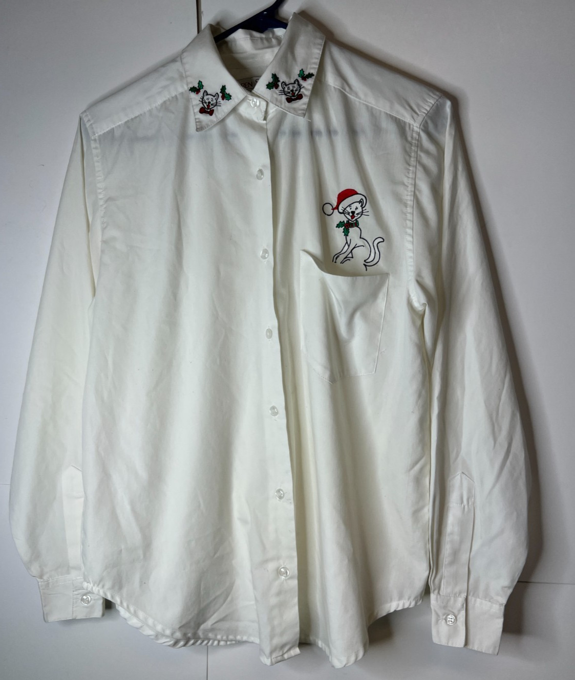Vintage Karen Scott Women's Small White Embroidered Cats Quirky Christmas Santa