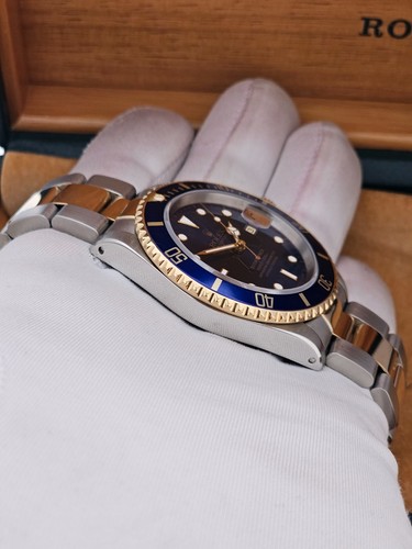 Rolex Submariner Date 16613LB Bluesy, 1996 Full Set with 2022 Rolex Service - Picture 2 of 21