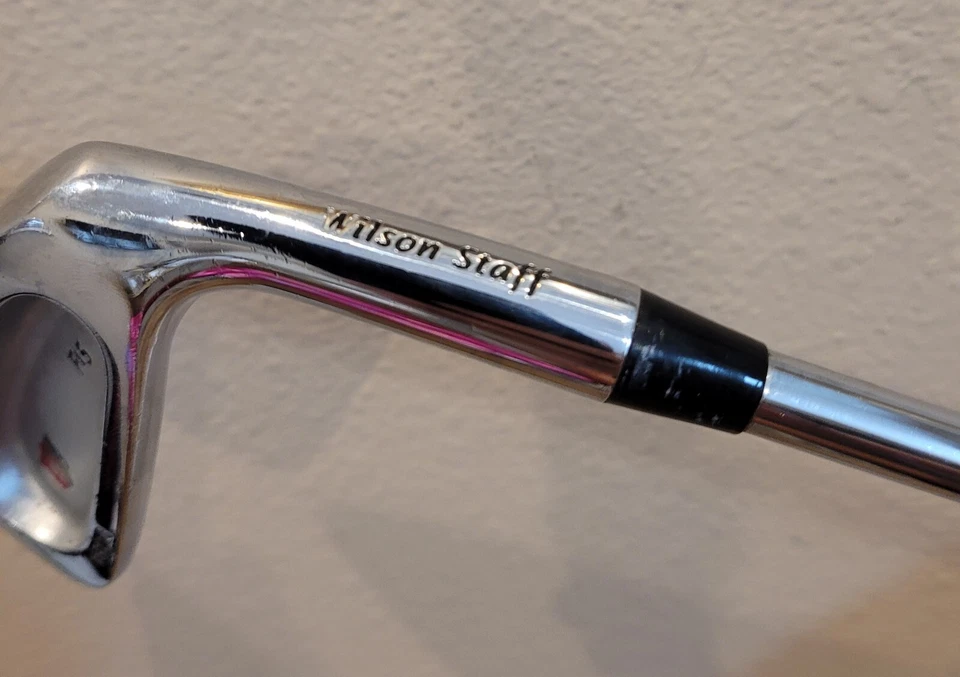 Hierro forjado Wilson Staff Fi5 6 con eje de acero rígido estriado para hombre diestro Foto 2 de 4