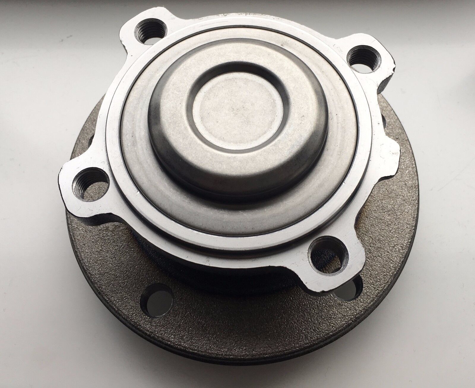 BMW 320d 2.0L E93 E92 E91 E90 FRONT WHEEL BEARING HUB KIT 20052013 NEW