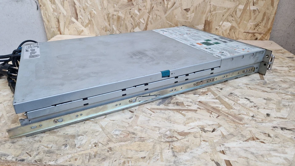 Server FUJITSU SIEMENS COMPUTERS - PRIMERGY RX300 S3 (PR3008-D2119) - Immagine 3 di 4