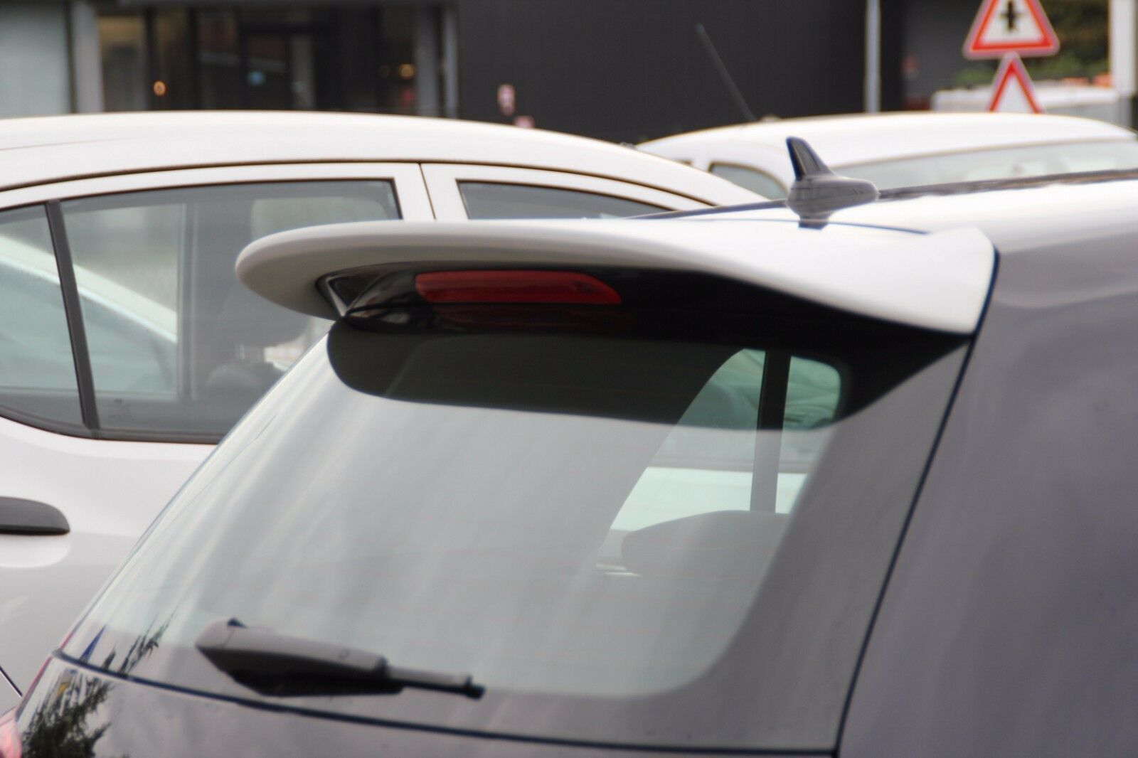 Extension de becquet VW Golf 7 V2 finition noire brillante premium