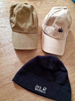 3 Mützen, Jack wolfskin, 2x Basecap mit Stick, Hanf Stick