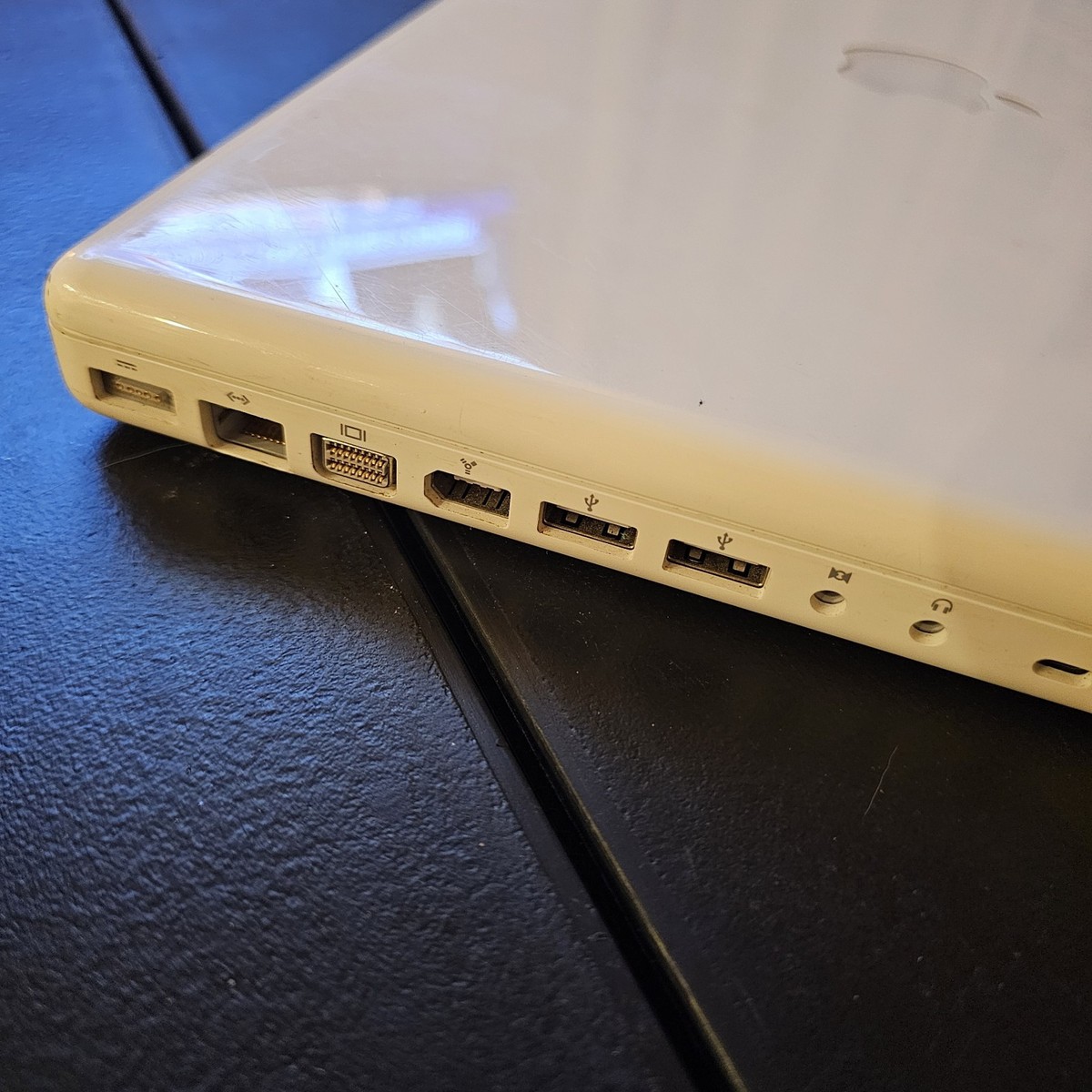 Apple MacBook A1181 13.3