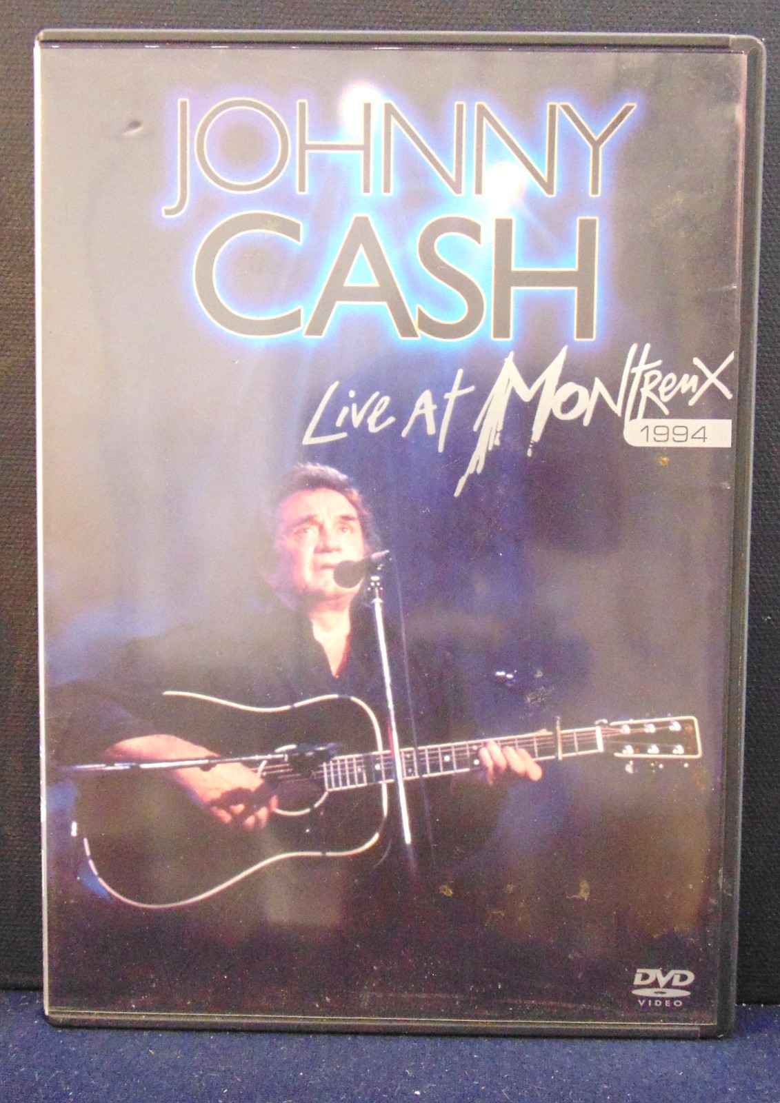 JOHNNY CASH LIVE AT MONTREUX ---- + INSET -- SEE PHOTOS