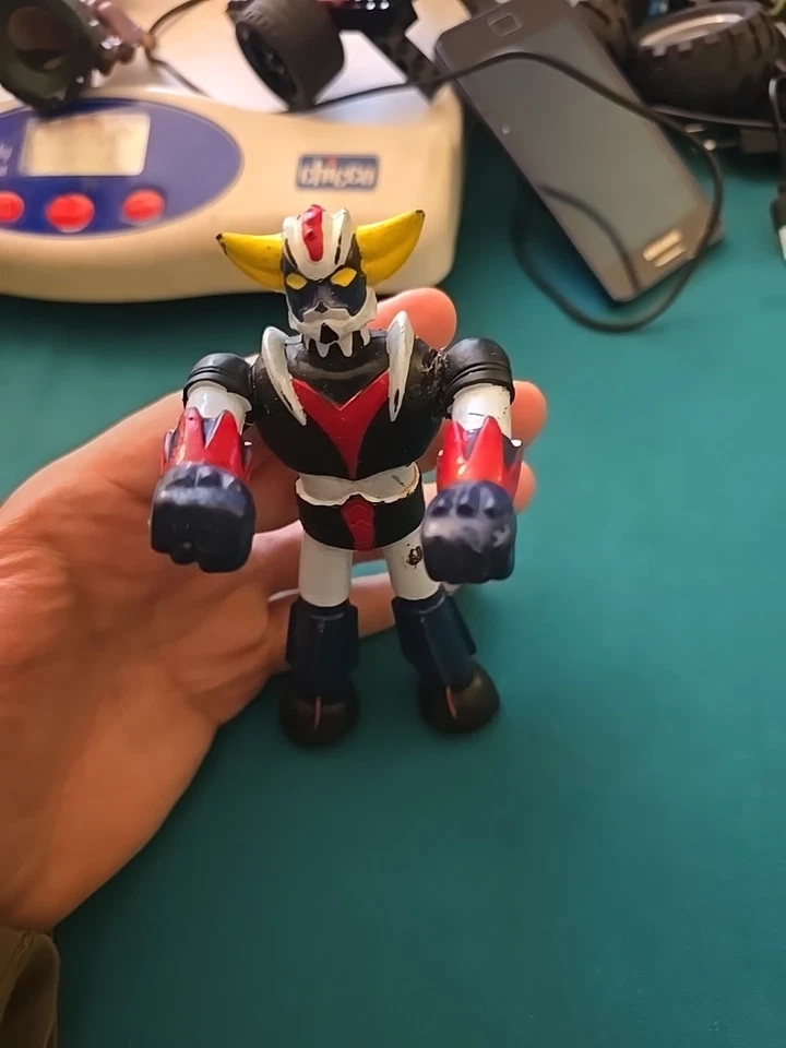 Robot in gomma Goldrake Toei Dynamic Pictural 1978 misura 14 cm - Goldorak  - Immagine 3 di 4