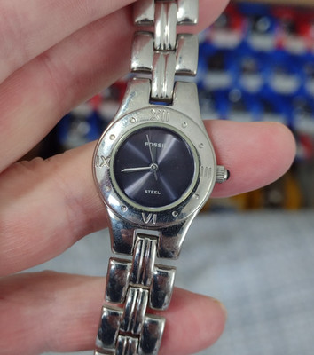 Women's FOSSIL Watch Water-Resistant FS-2594 w/ New Battery - Works Great! h77