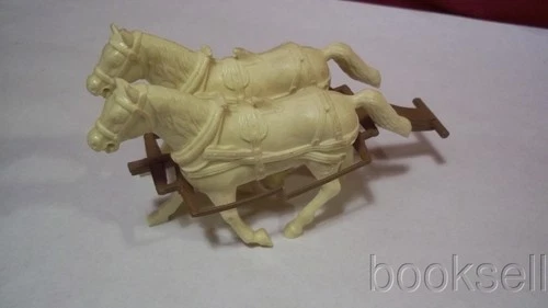 ORIGINAL & VINTAGE 1960 MARX GUNSMOKE 54MM SP CREAM STAGECOACH HORSES & HARNESS