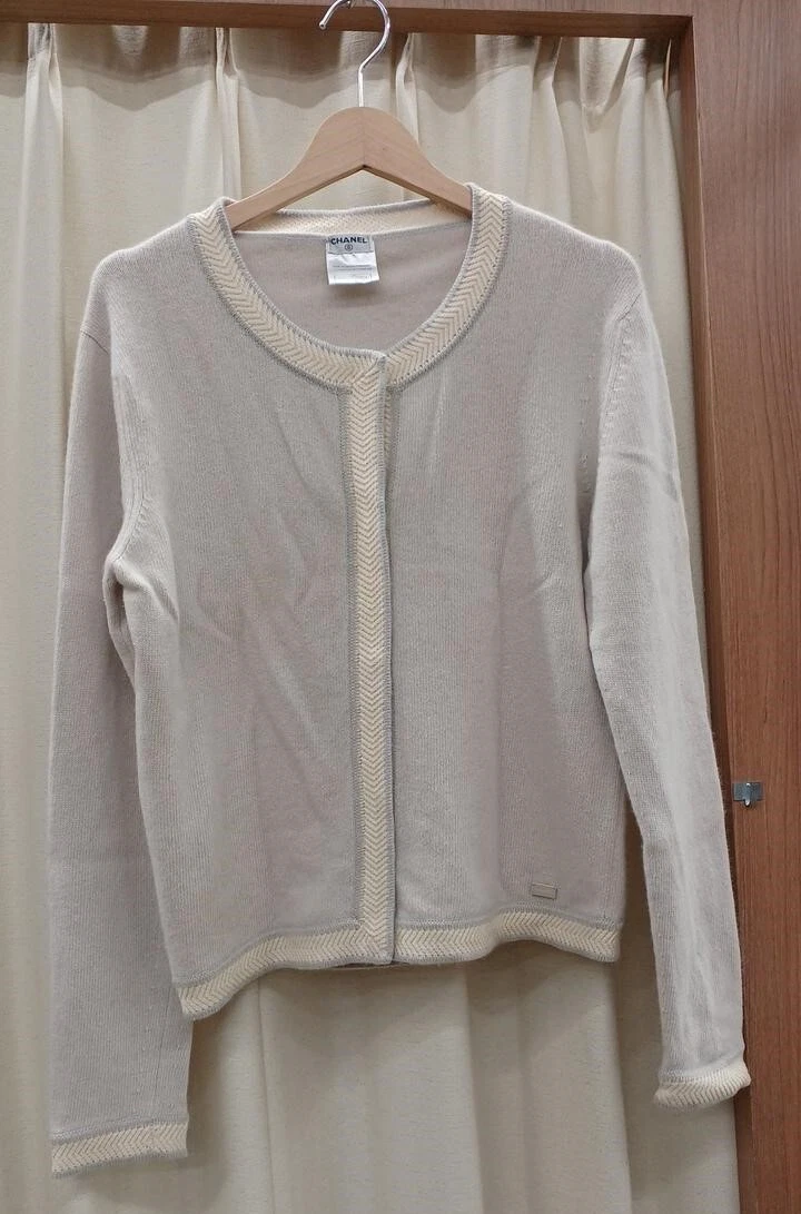Chanel — CHANEL Cardigan Greige x Ivory 100% Cashmere 03P P20783V01264 Size 46 Women's