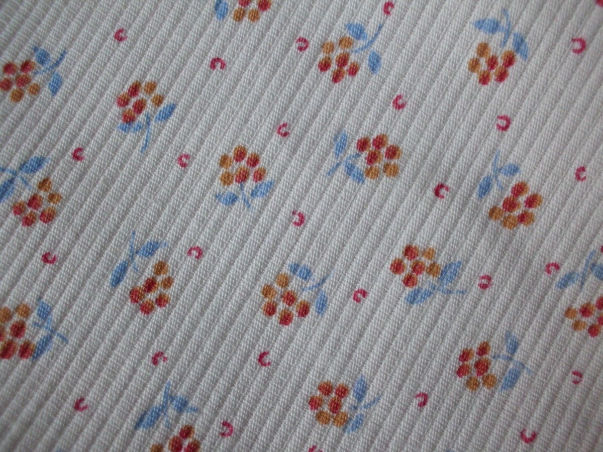 Coupon De Tissu Vintage à Petites Fleurs - Coton Finement Côtelé, 49x74 Cm, Ancien Mais Neuf