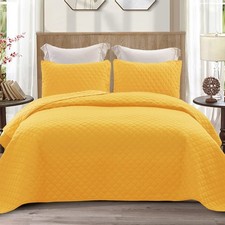 Exclusivo Mezcla Reversible Full Queen Quilt Bedding Set with Pillow Shams, L...