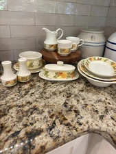 Vintage Metlox Poppytrail Della Robbia Dishware- 19 Pc Set Made In California