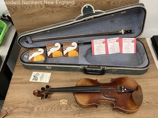 4/4 Violin Copy of Jacobus Stainer String Musical Instrument Bundle W/Case AS IS