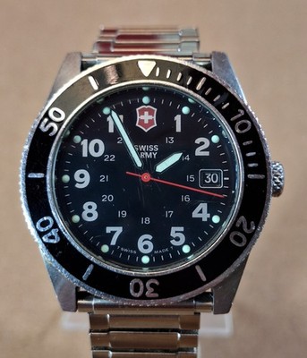 Vtg Victorinox Swiss Army Watch Lancer Running
