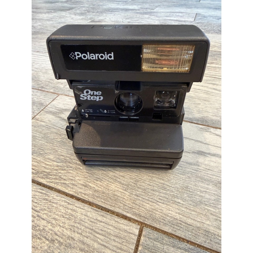 Polaroid OneStep 600 Instant Film Camera Vintage Point and Shoot Photo 90s Y2K