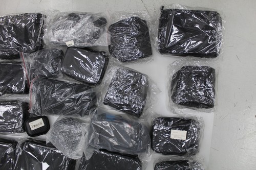 lot of 32 camera bags and pouches - BRAND NEW SEALED - Picture 3 of 6