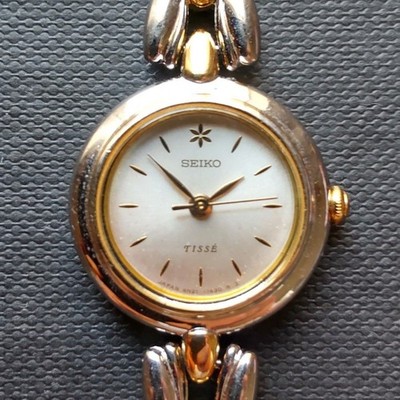 SEIKO TISSE 4N21-0740 Ladies Quartz Watch Silver & Gold Bracelet Minor Scratches