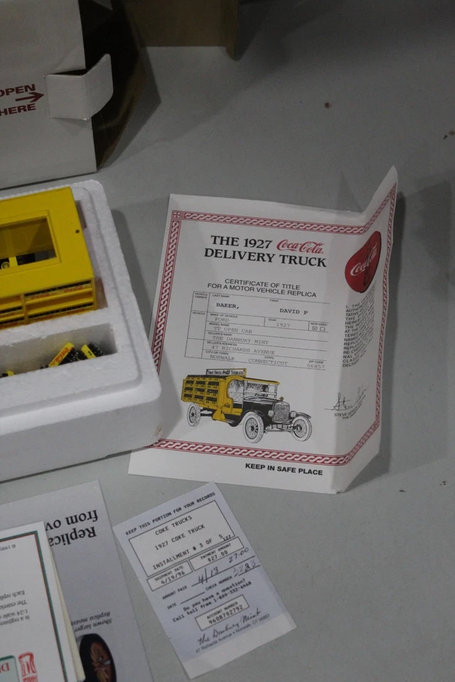 Danbury Mint 1927 Coca Cola Delivery Truck 1/24 Complete in Box W/ Papers - Image 2 of 4
