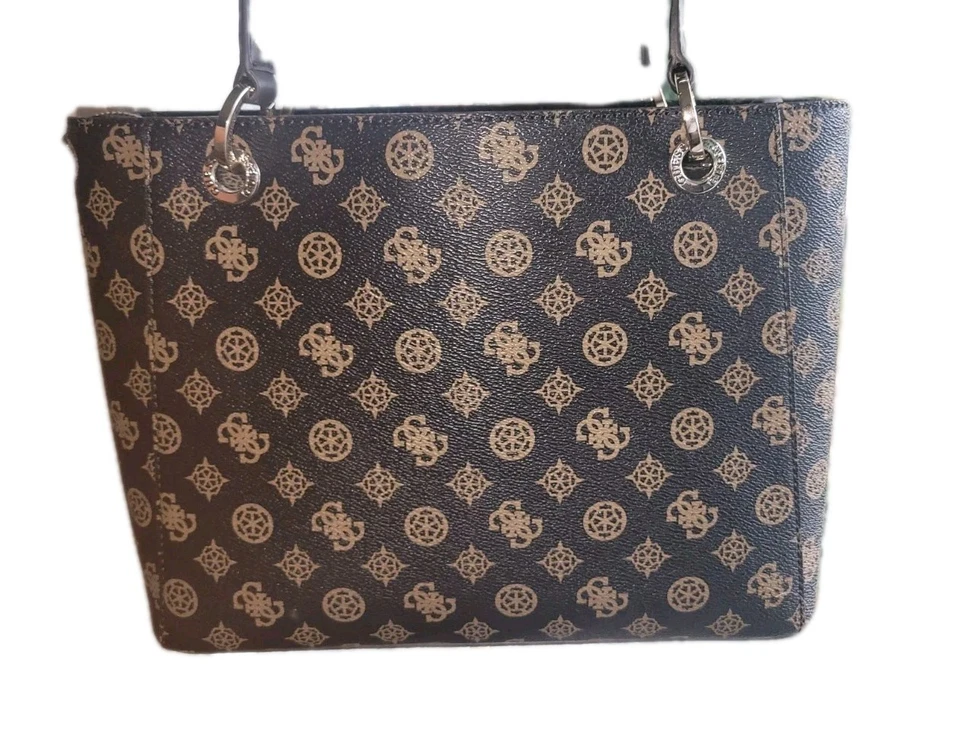 Bolso de Mano Guess 4G Noelle Monograma Logo Dije Diseñador 14x9,5x10,3 Foto 2 de 4