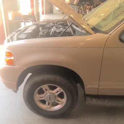 Used Front Left Fender fits: 2004 Ford Explorer 4 Dr exc. Sport Trac w/o wheel l