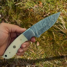 Damaskus-Jagdmesser, handgefertigtes EDC-H&auml;utungsmesser mit Lederscheide