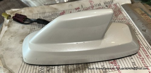 2014-2020 SIERRA SILVERADO YUKON ESCALADE SHARK FIN ANTENNA 84081925 ABALONE WHI