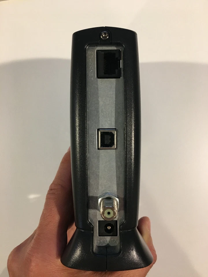 Cable módem Motorola SURFboard SB5101U (567005-005-00) 38,91 Mbps Foto 4 de 4