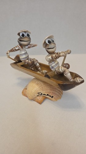 *VINTAGE* Tourist Souvenir FROG Row Boat made out of shells~Jamaica 