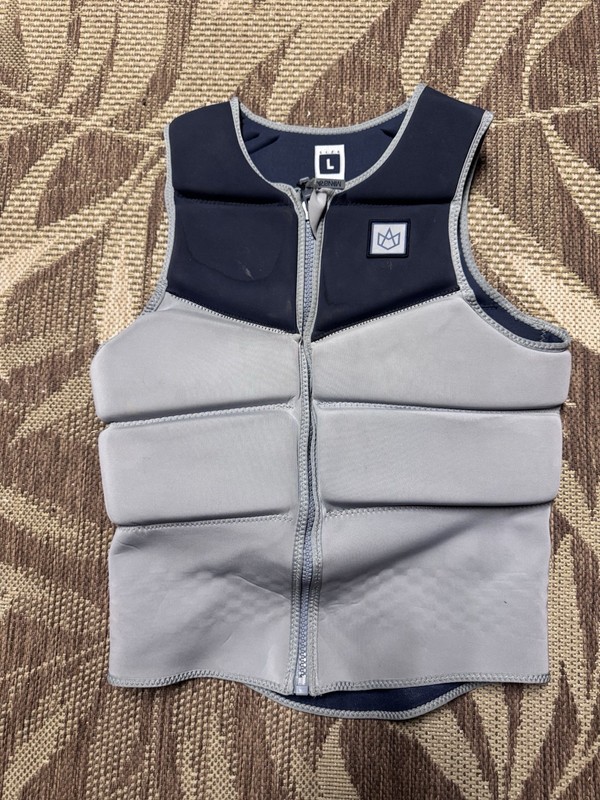 Manera Kiteboarding Impact Vest Size Large Used Good Condition