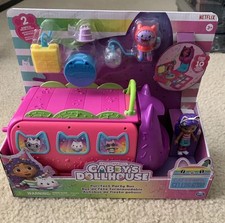 Gabby’s Dollhouse Cat-Errific Celebration Party Bus Transforms New! 